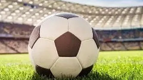 秦霄贤母亲拒绝归还信用卡，银行将其告上法庭引关注